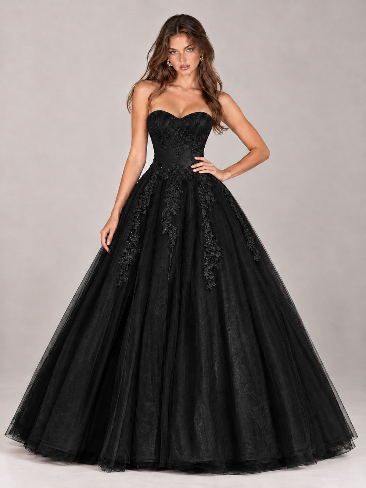 Strapless Sweetheart Tulle Ball Gown Prom Dress with Lace Appliques