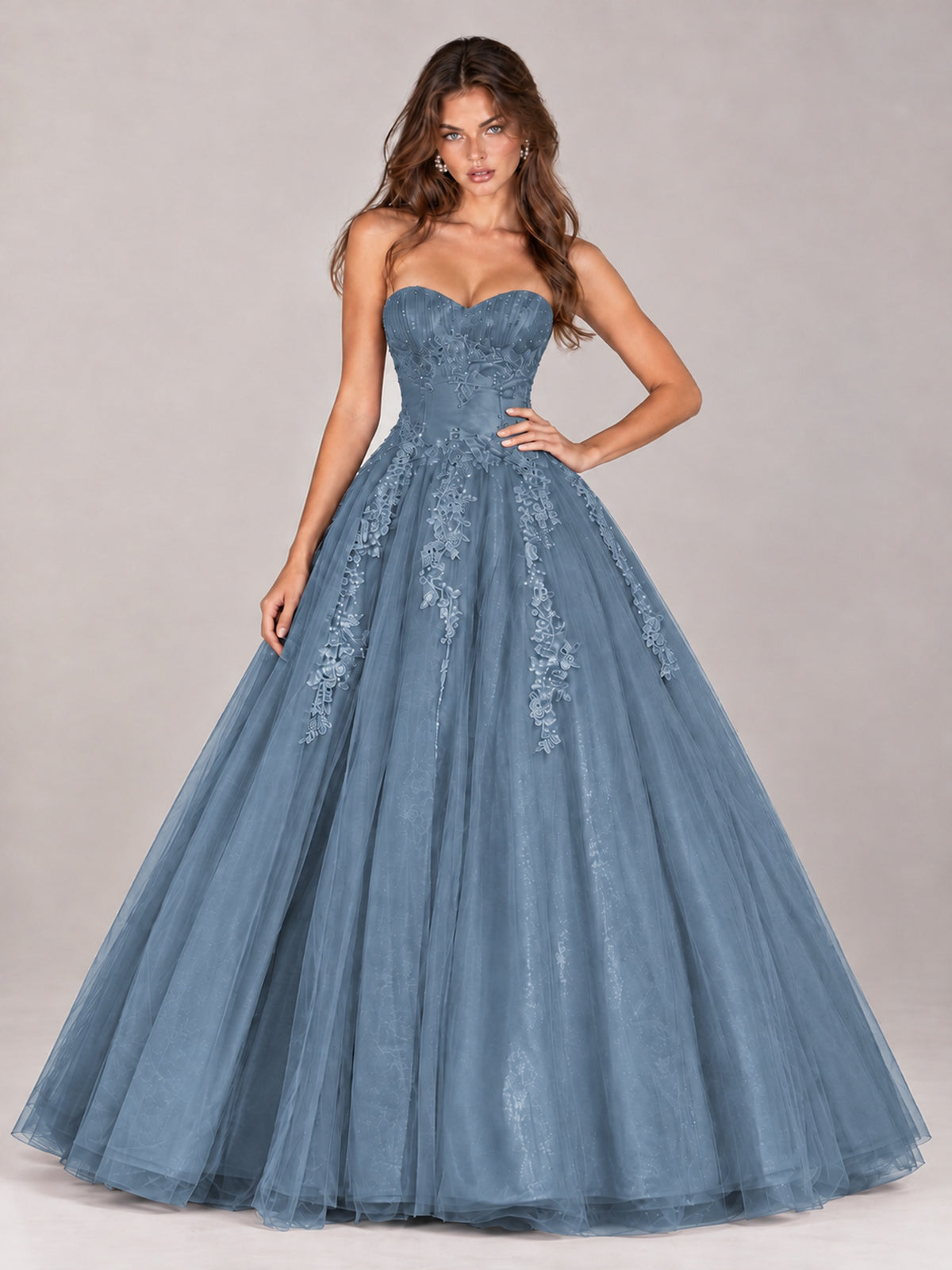 Strapless Sweetheart Tulle Ball Gown Prom Dress with Lace Appliques