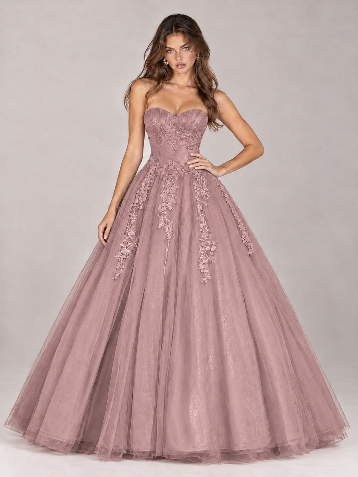Strapless Sweetheart Tulle Ball Gown Prom Dress with Lace Appliques