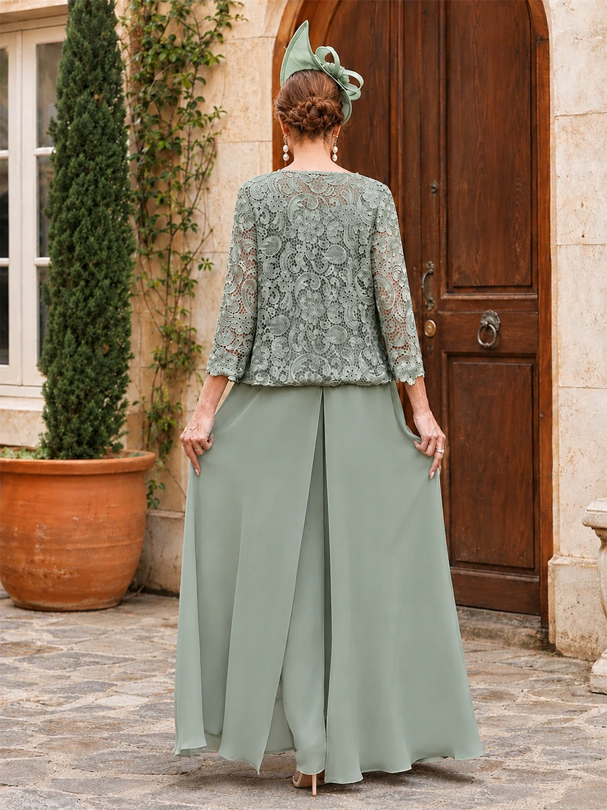 Elegant 3-Piece Chiffon Mother of the Bride Pantsuit with Floral Applique Jacket