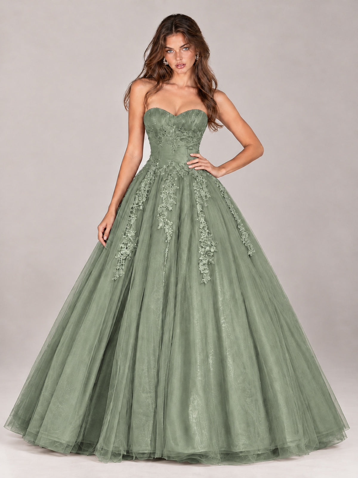 Strapless Sweetheart Tulle Ball Gown Prom Dress with Lace Appliques