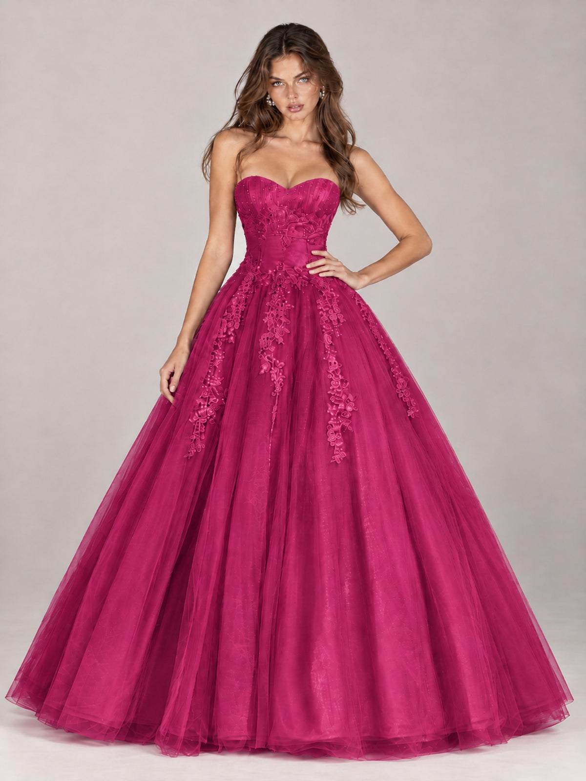 Strapless Sweetheart Tulle Ball Gown Prom Dress with Lace Appliques