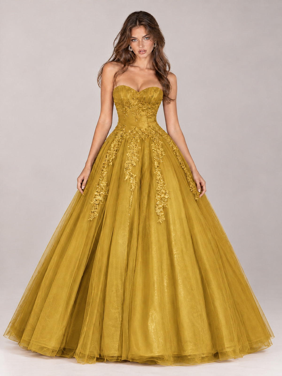Strapless Sweetheart Tulle Ball Gown Prom Dress with Lace Appliques