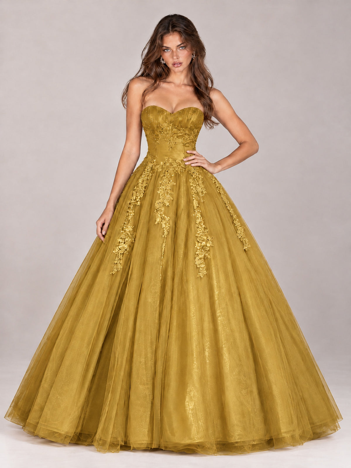 Strapless Sweetheart Tulle Ball Gown Prom Dress with Lace Appliques