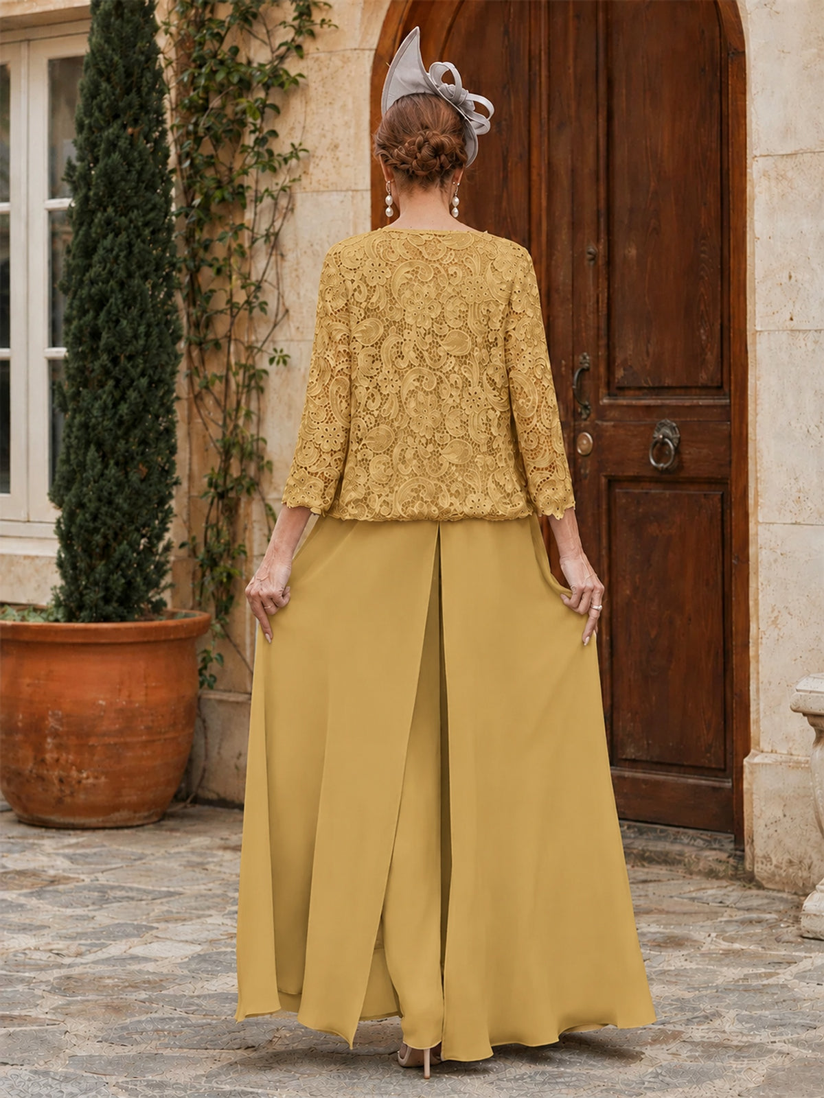 Elegant 3-Piece Chiffon Mother of the Bride Pantsuit with Floral Applique Jacket
