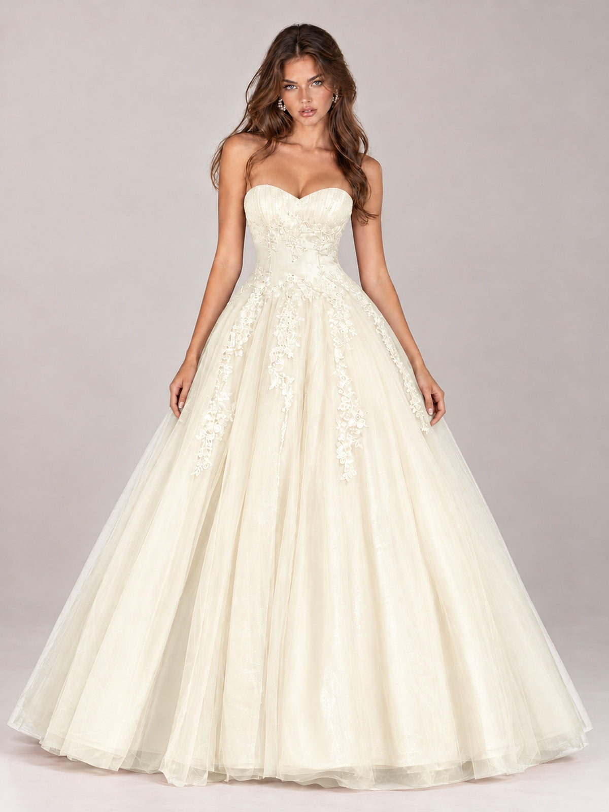 Strapless Sweetheart Tulle Ball Gown Prom Dress with Lace Appliques