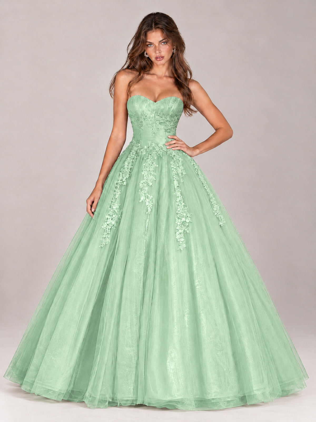 Strapless Sweetheart Tulle Ball Gown Prom Dress with Lace Appliques