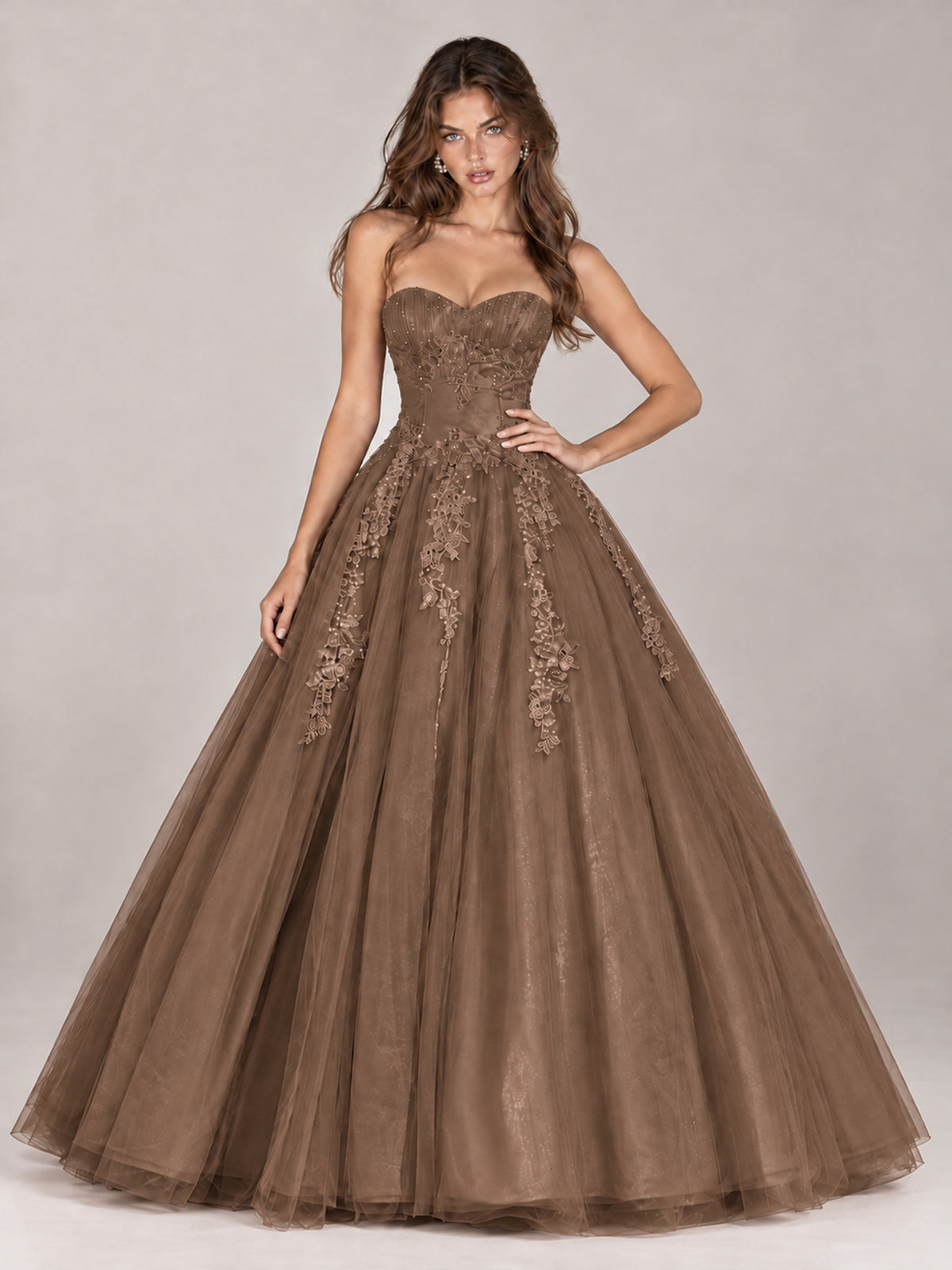 Strapless Sweetheart Tulle Ball Gown Prom Dress with Lace Appliques