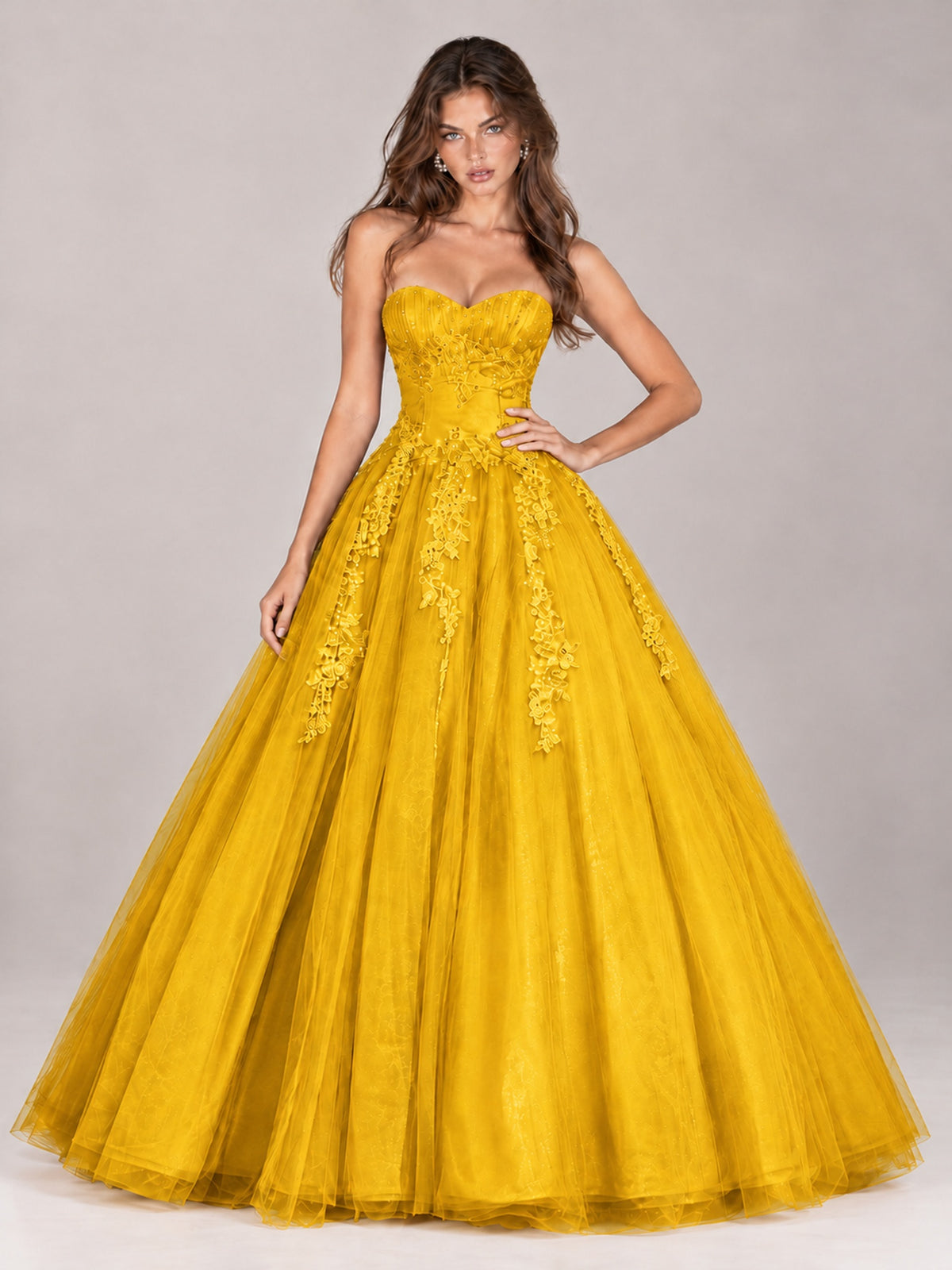 Strapless Sweetheart Tulle Ball Gown Prom Dress with Lace Appliques