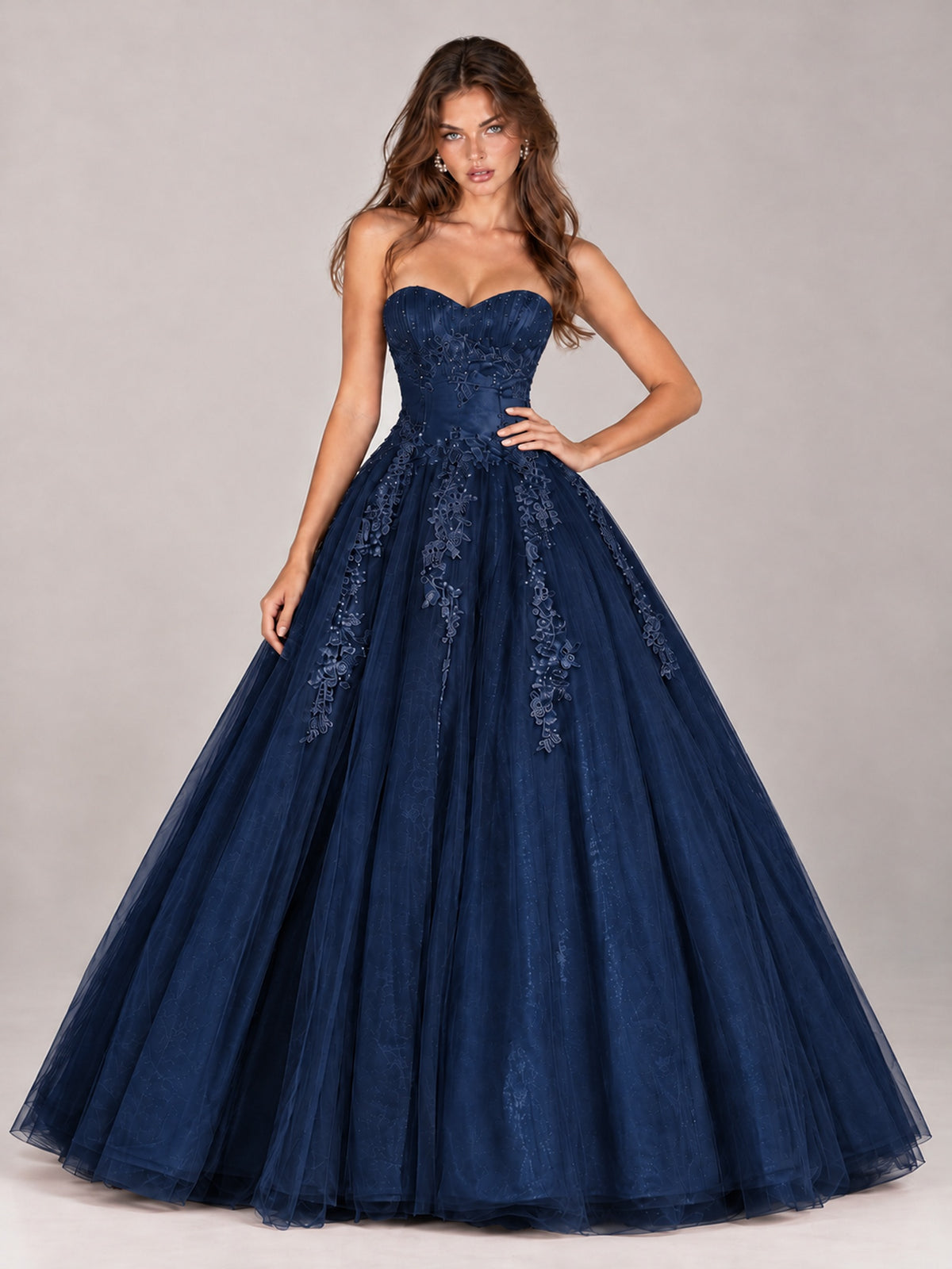 Strapless Sweetheart Tulle Ball Gown Prom Dress with Lace Appliques
