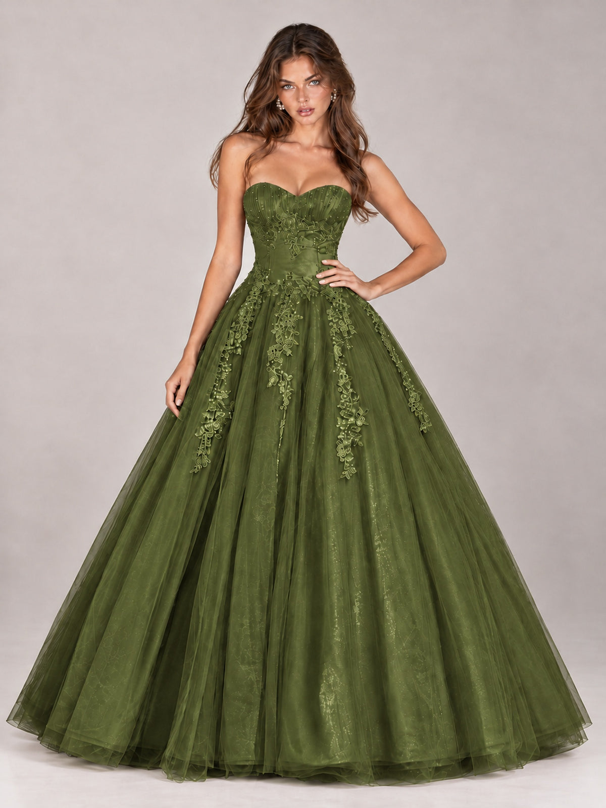 Strapless Sweetheart Tulle Ball Gown Prom Dress with Lace Appliques