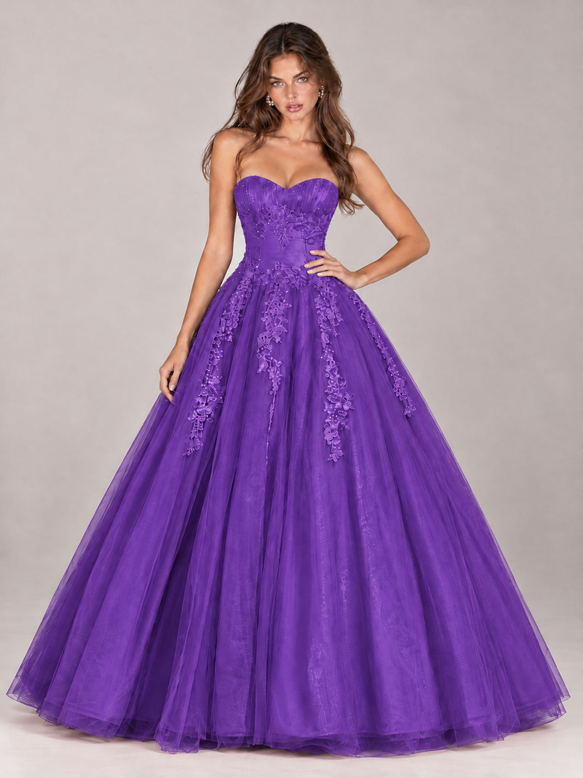 Strapless Sweetheart Tulle Ball Gown Prom Dress with Lace Appliques