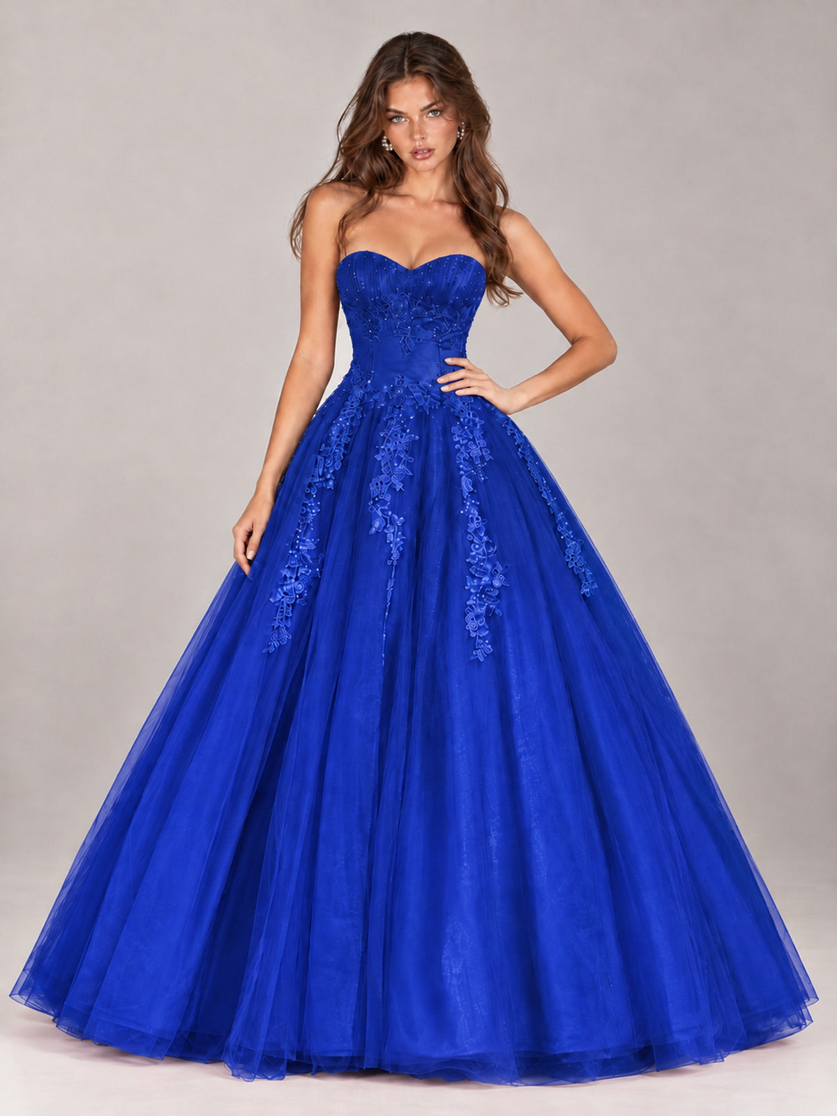 Strapless Sweetheart Tulle Ball Gown Prom Dress with Lace Appliques