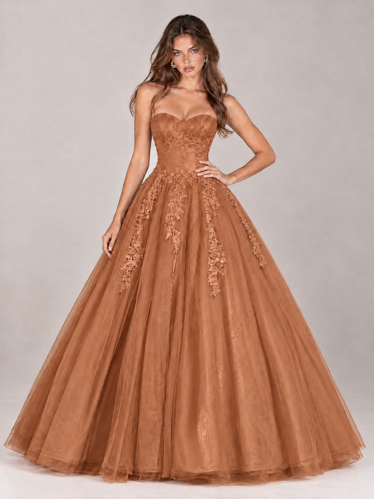 Strapless Sweetheart Tulle Ball Gown Prom Dress with Lace Appliques