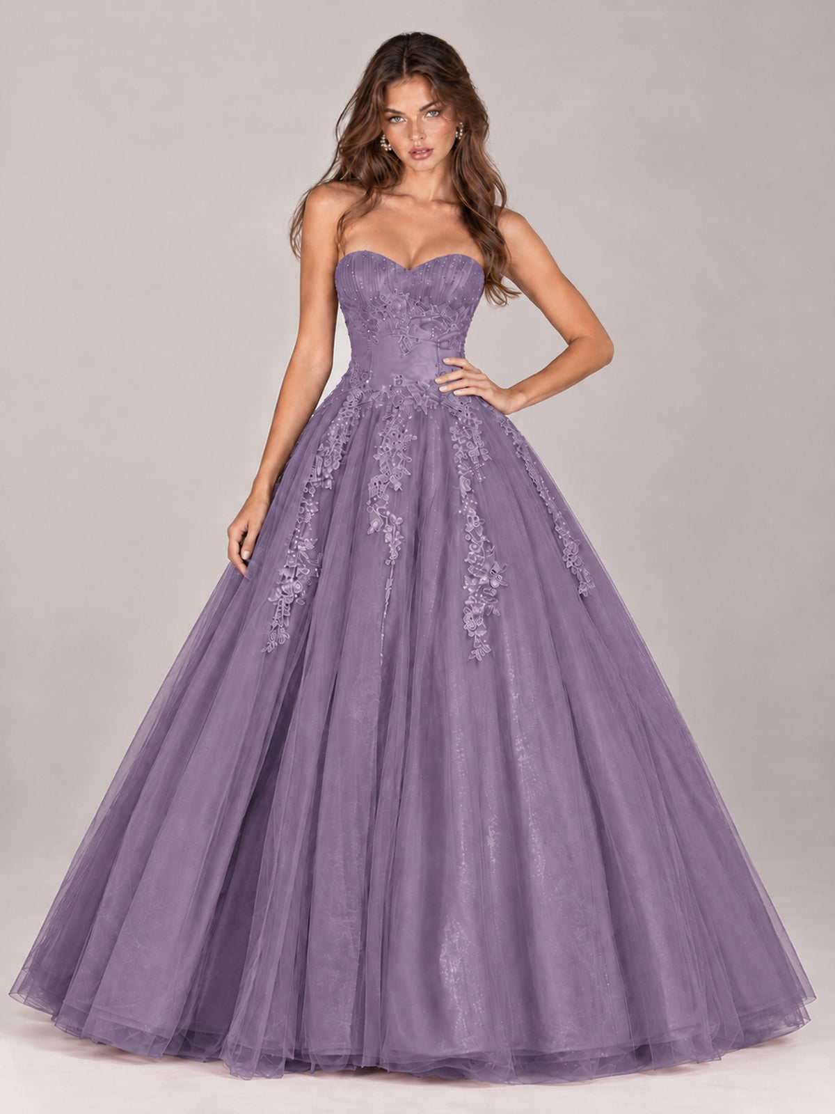 Strapless Sweetheart Tulle Ball Gown Prom Dress with Lace Appliques