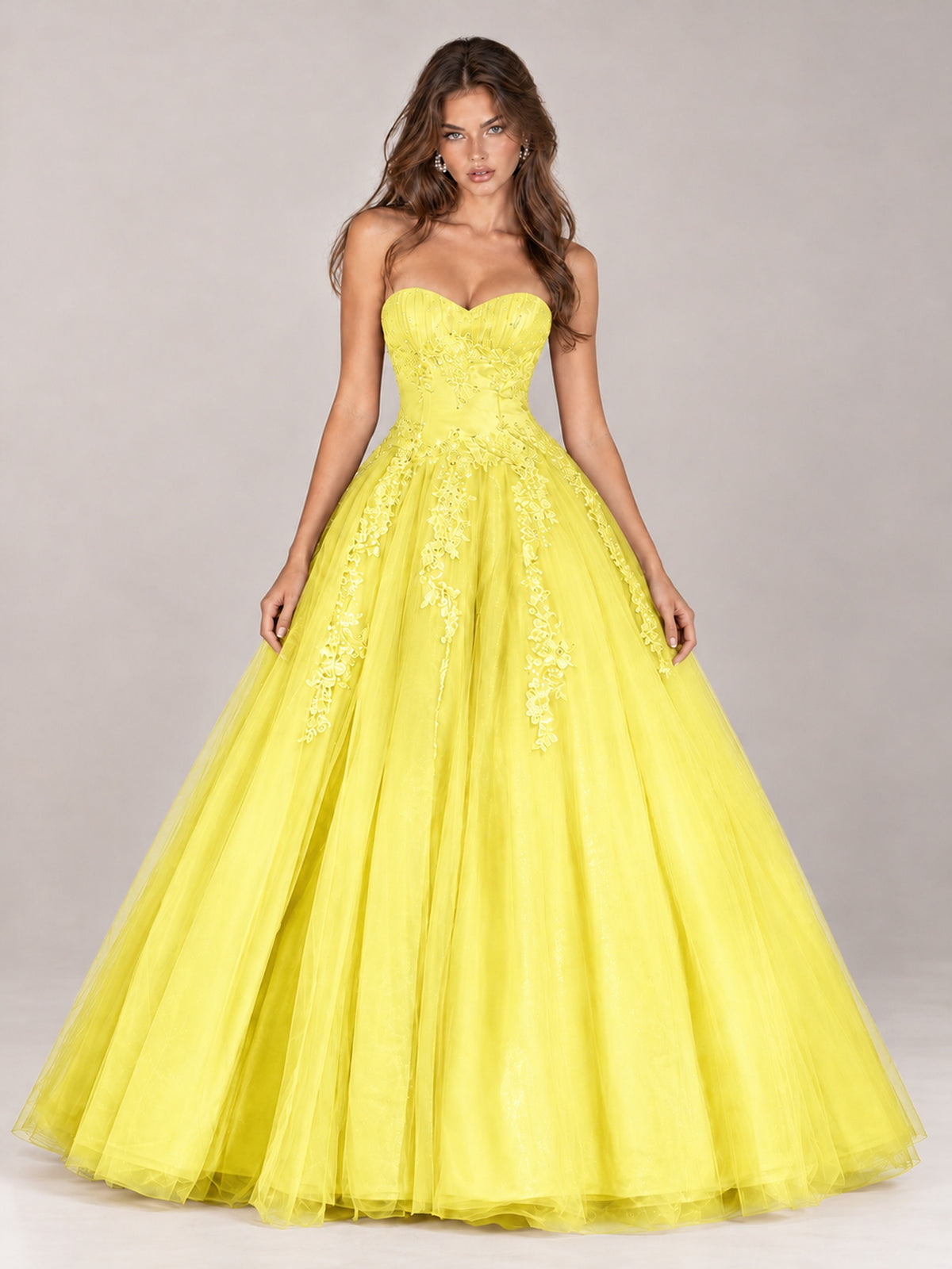 Strapless Sweetheart Tulle Ball Gown Prom Dress with Lace Appliques