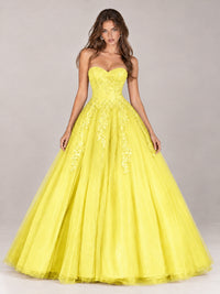 Strapless Sweetheart Tulle Ball Gown Prom Dress with Lace Appliques