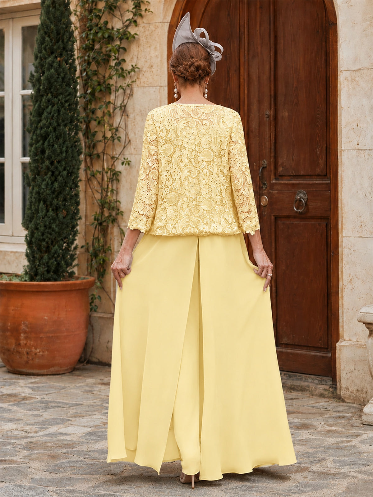 Elegant 3-Piece Chiffon Mother of the Bride Pantsuit with Floral Applique Jacket